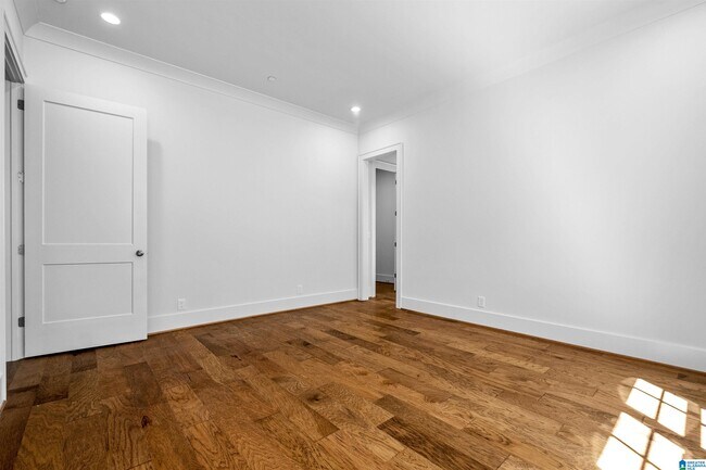 Building Photo - 3789 Poe Dr