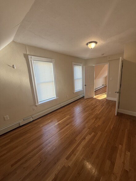 Building Photo - 5 Clifton St