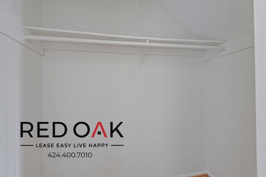 Building Photo - 825 Westbourne Dr