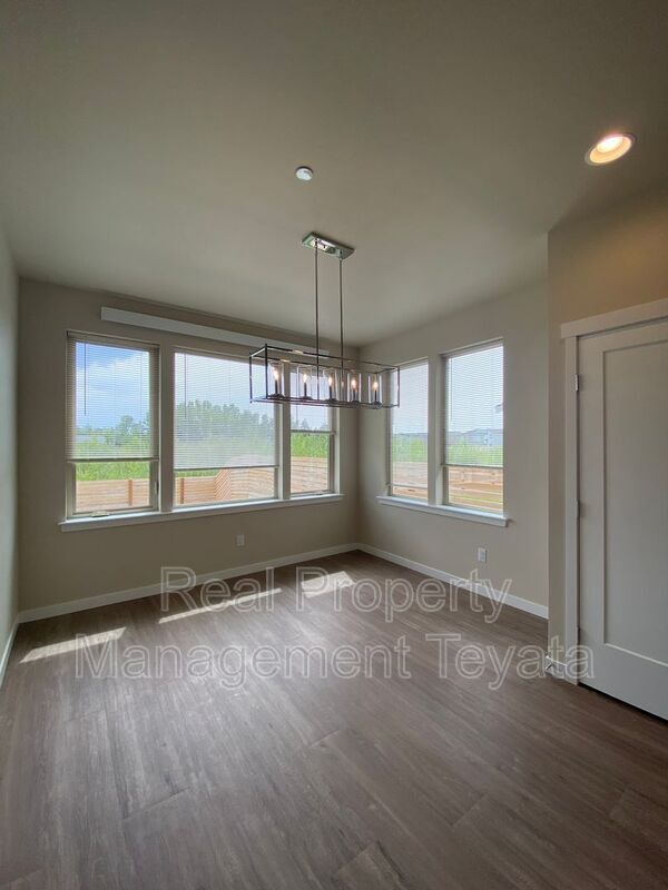 Building Photo - 809 Northview St