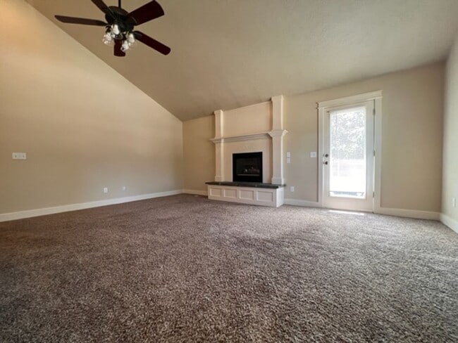 Building Photo - 5774 Parchment~Gorgeous Bristol Heights Home w/ Hardwood & Custom Cabinetry!