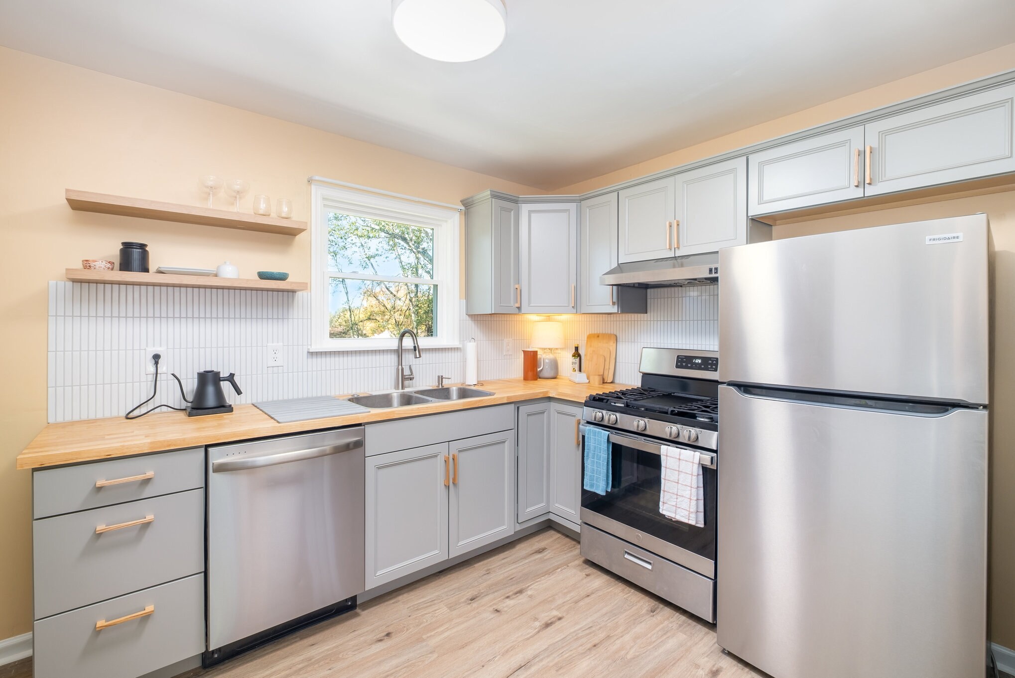 Building Photo - 209 Nowlin Dr