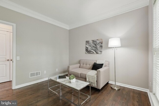 Building Photo - 51 Knickerbocker Ln