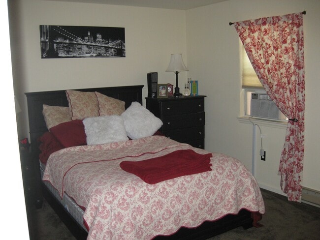 Building Photo - 207 Magnolia Dr