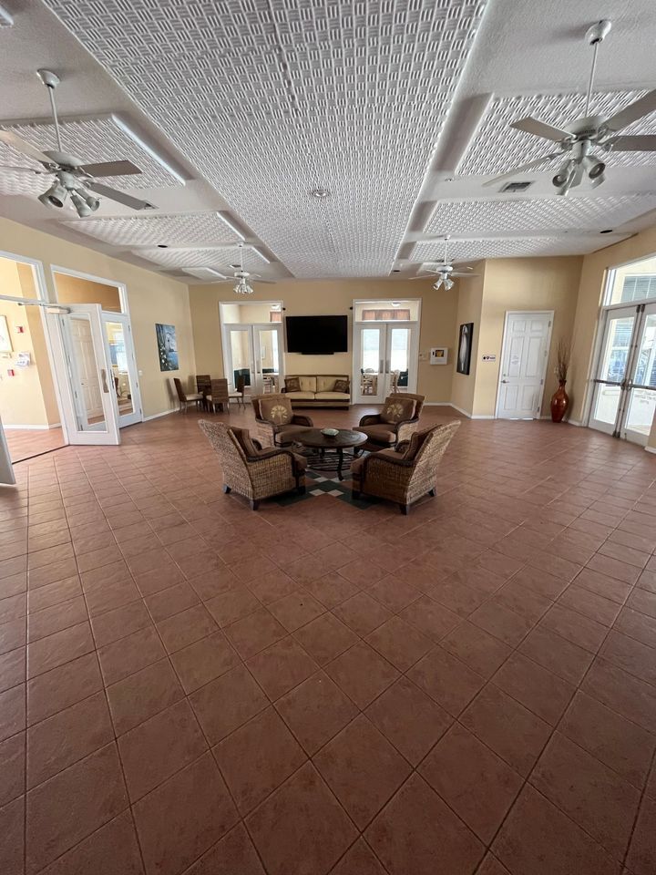 Building Photo - 8389 Wingate Dr