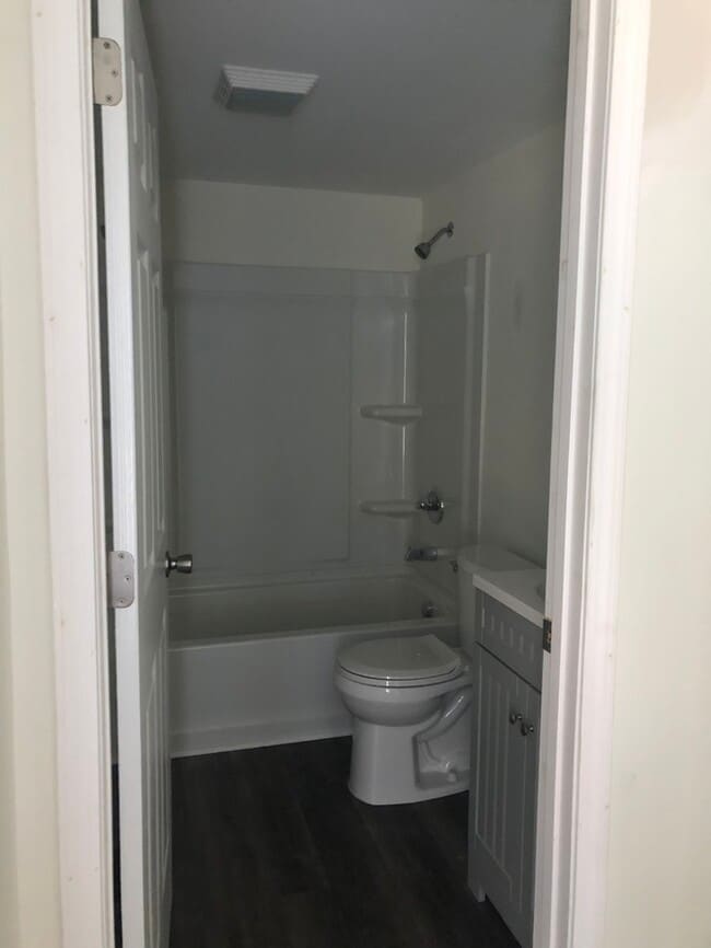 Building Photo - 126 Eden St NW