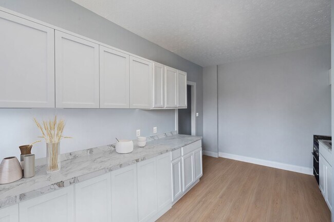 Building Photo - 3328 E 149th St