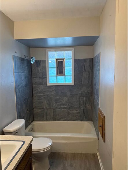 Building Photo - 6429 N 89th St