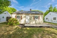 Building Photo - Charming 2BR Ranch Home with Modern Finishes and Spacious Yard