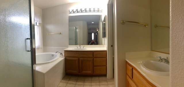 Building Photo - Clean 4 Bedroom, 2.5 Bath Home with 3 Car ...