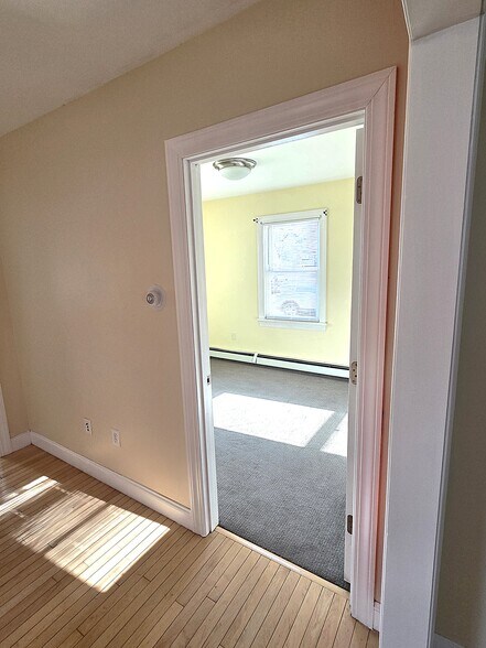 Building Photo - 41 Pine St