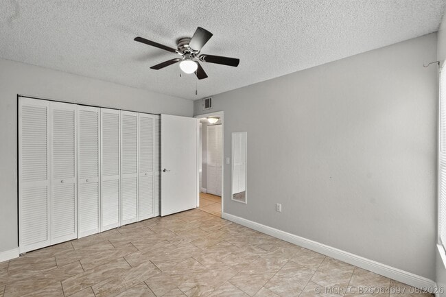 Building Photo - 1543 Lake Crystal Dr