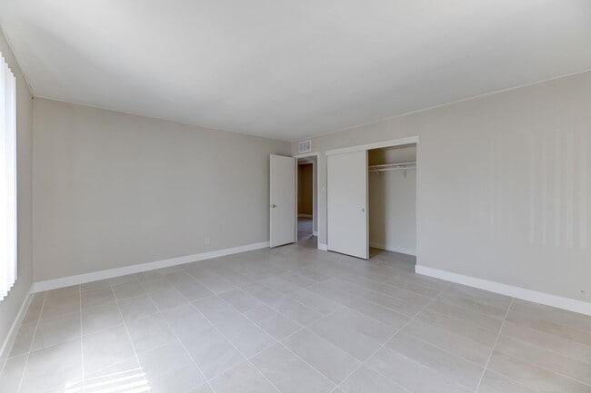 Building Photo - 402 Ilmenite Way