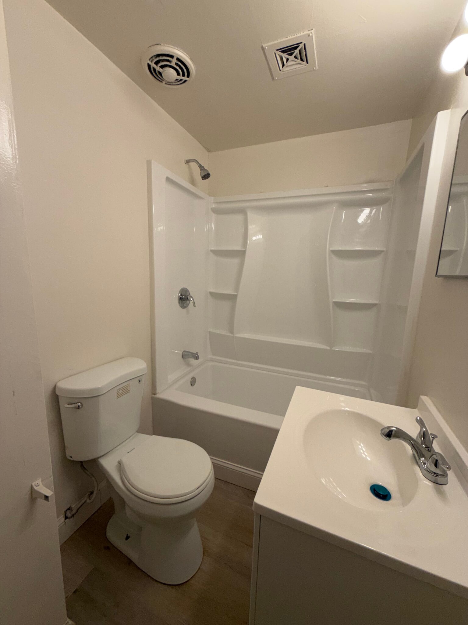 Building Photo - 900 Richland St