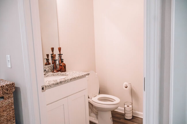 Building Photo - 228 Lockwood Way E