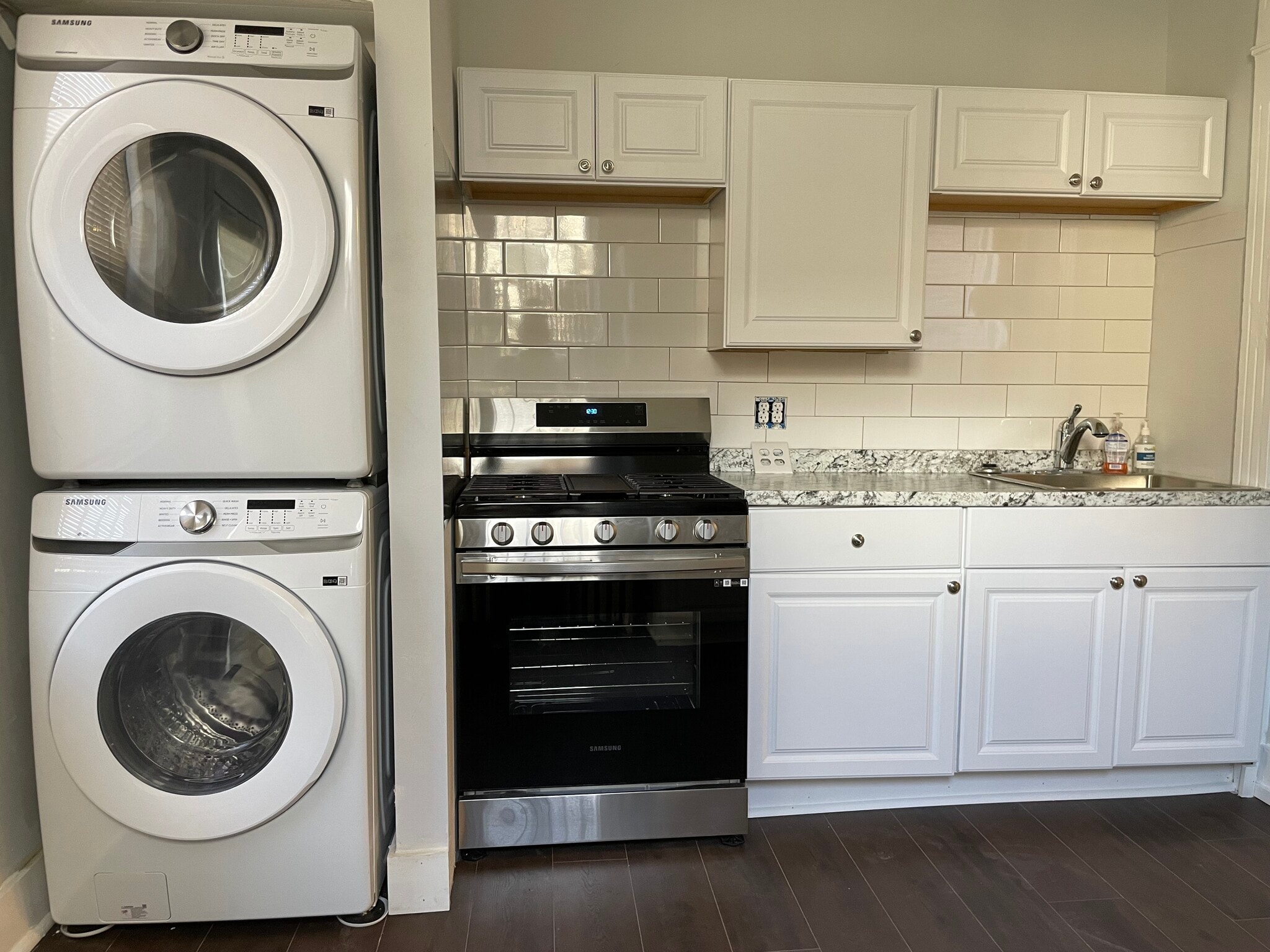 Building Photo - 1233 Christian St