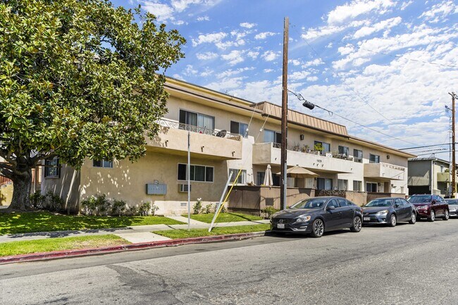 Primary Photo - 10225 Regent St