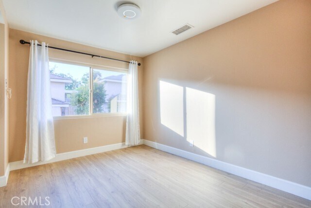 Building Photo - 313 S Almansor St