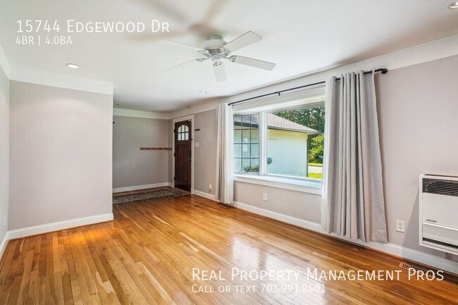 Building Photo - 15744 Edgewood Dr