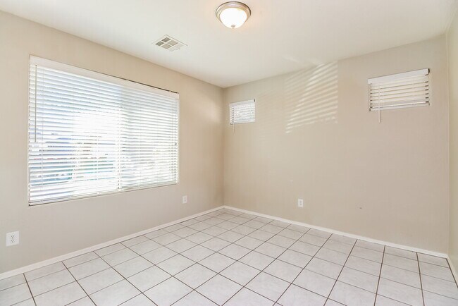 Building Photo - 22272 E Via del Rancho