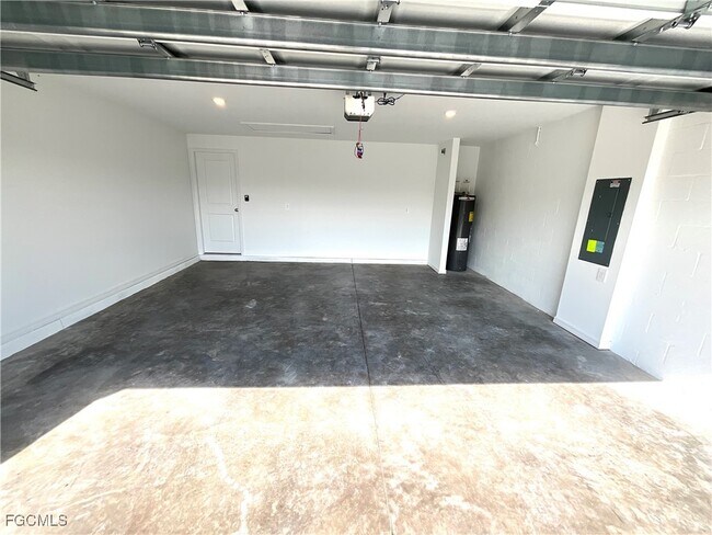 Building Photo - 11961 Savanna Lks Blvd