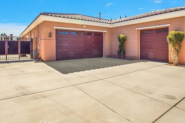 Building Photo - STUNNING STONEBROOK ESTATES HOME