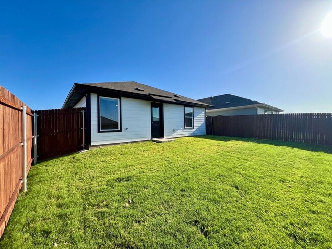 Building Photo - 5509 Rollins Dr