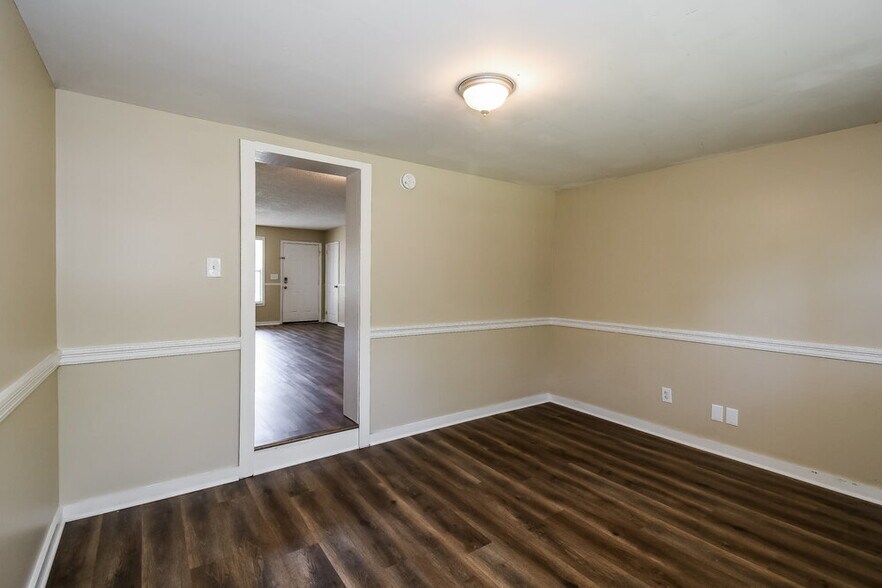 Building Photo - 1658 Louvre Dr