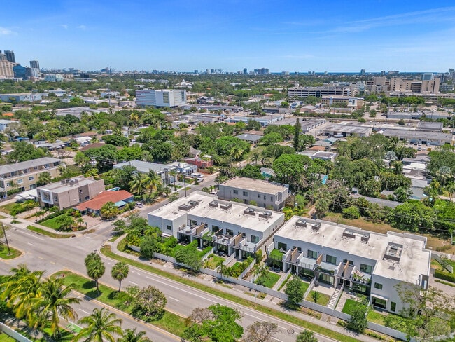 Building Photo - 1604 SW 4th Ave