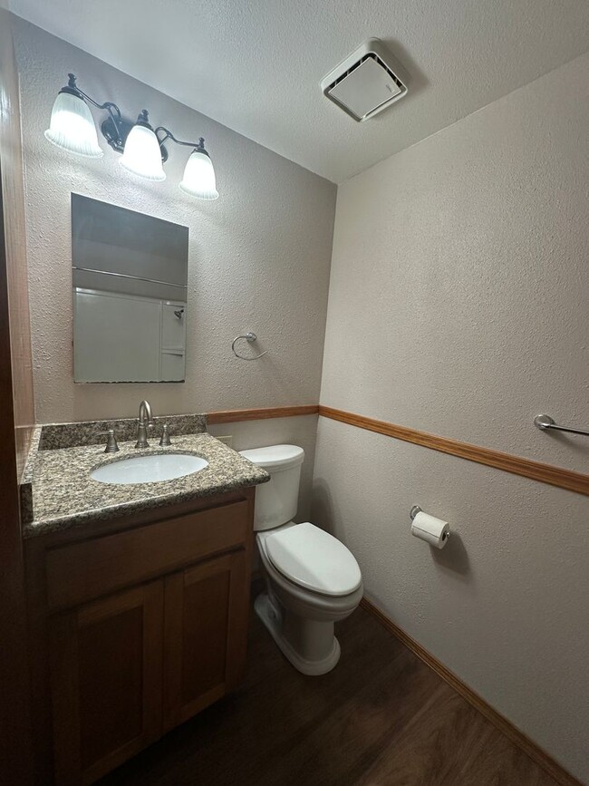 Building Photo - Updated Three Bedroom Home in North Salem