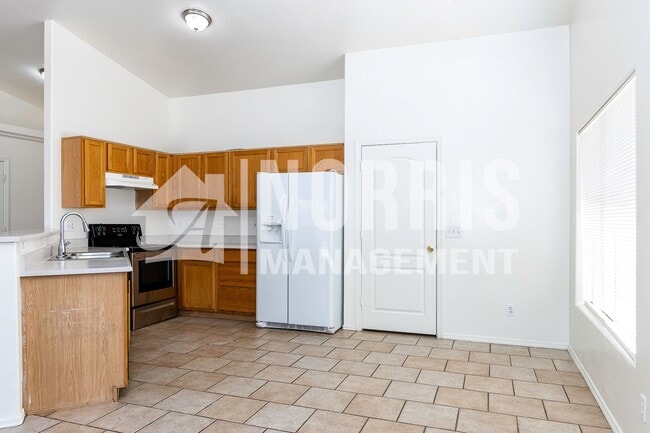 Building Photo - 10493 W Arivaca Dr