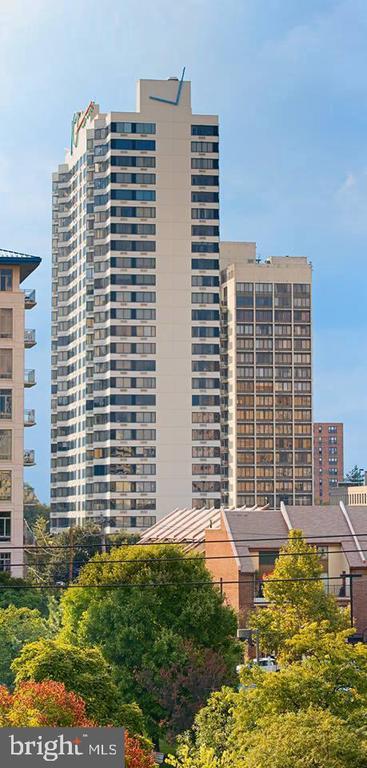 Building Photo - 2001 Hamilton St