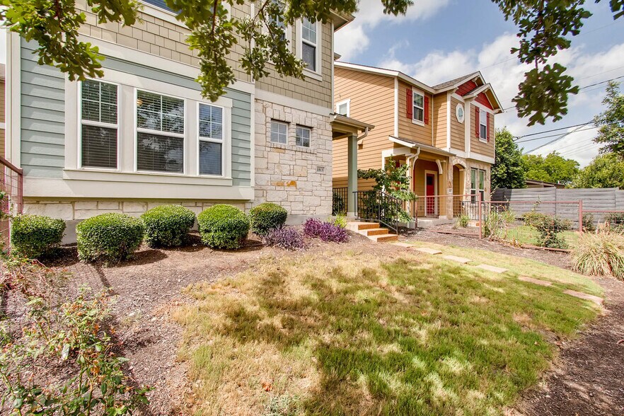 Beautiful gated front yard - 1813 Carlson Drive