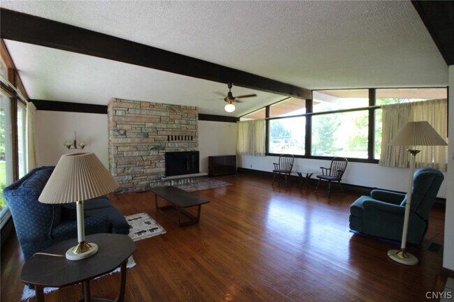 Building Photo - 6363 Muskrat Bay Rd