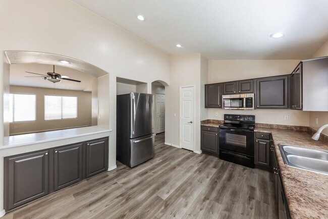 Building Photo - 2609 N 107th Ln