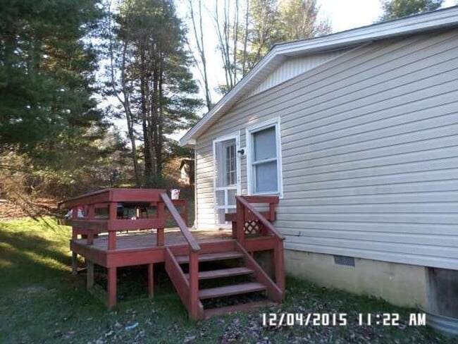 Primary Photo - 2 Bedroom 1 bath Duplex