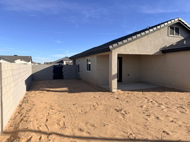 Building Photo - Almost New Three Bedroom Two Bath Home