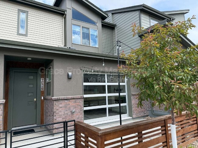 Building Photo - 6387 Moore Ct
