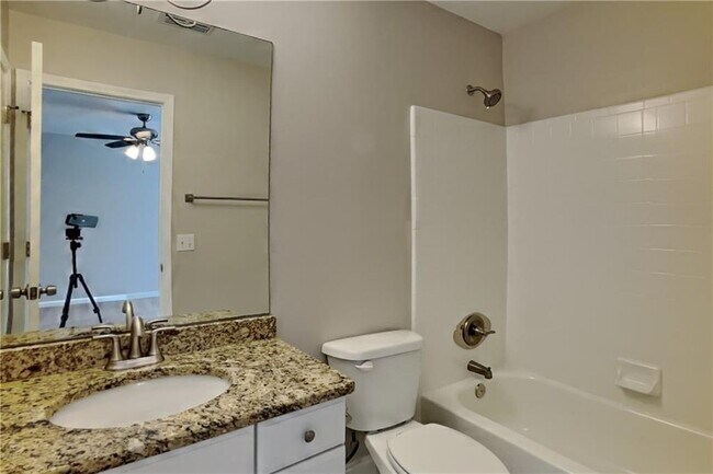 Building Photo - 500 Abernathy Oaks Way