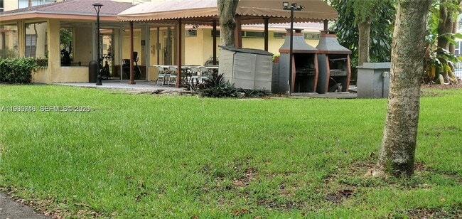 Building Photo - 17890 W Dixie Hwy