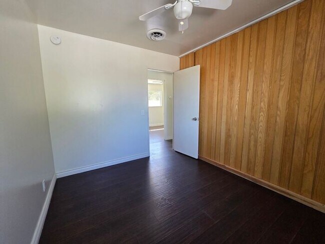 Building Photo - New Listing!