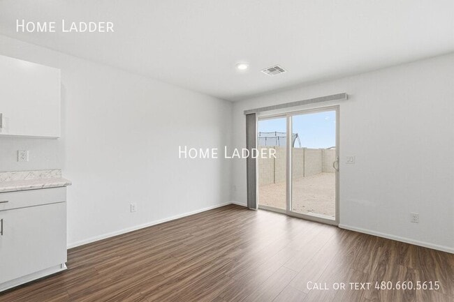 Building Photo - 1360 W Inca Dr