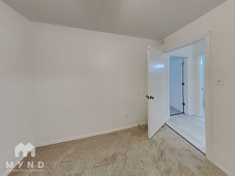 Building Photo - 4645 Baytree Dr