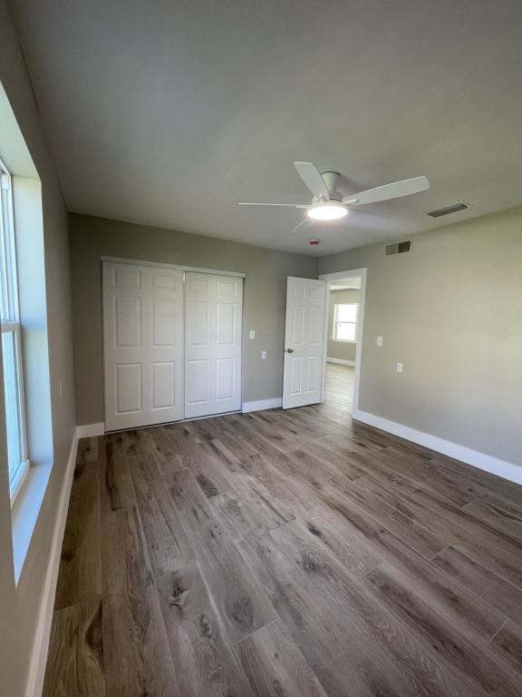 Building Photo - 928 Lantana Ave