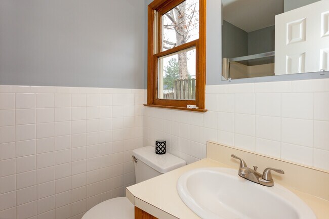 Building Photo - 3600 Ladywood Ct