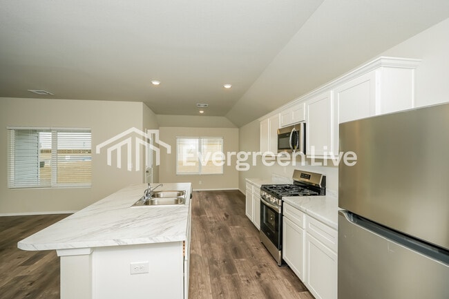 Building Photo - 10187 E Biswell Ln