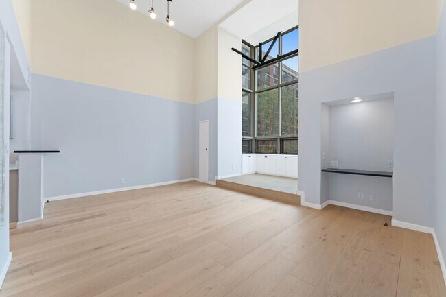 Building Photo - 689 Marin Blvd