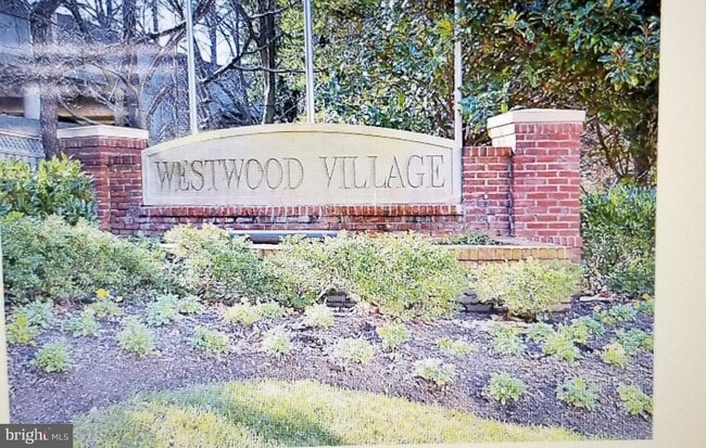 Building Photo - 8904 Ashgrove House Ln