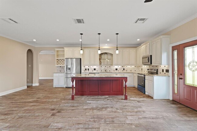 Building Photo - 35408 FM 1488