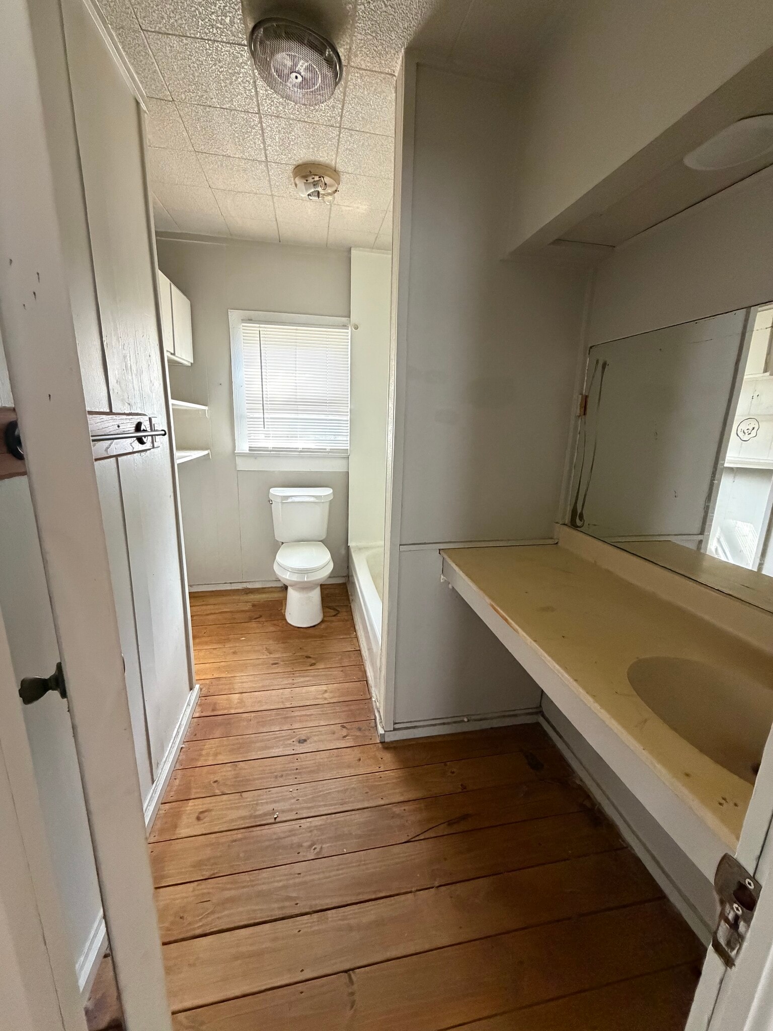 Building Photo - 905 W Main St